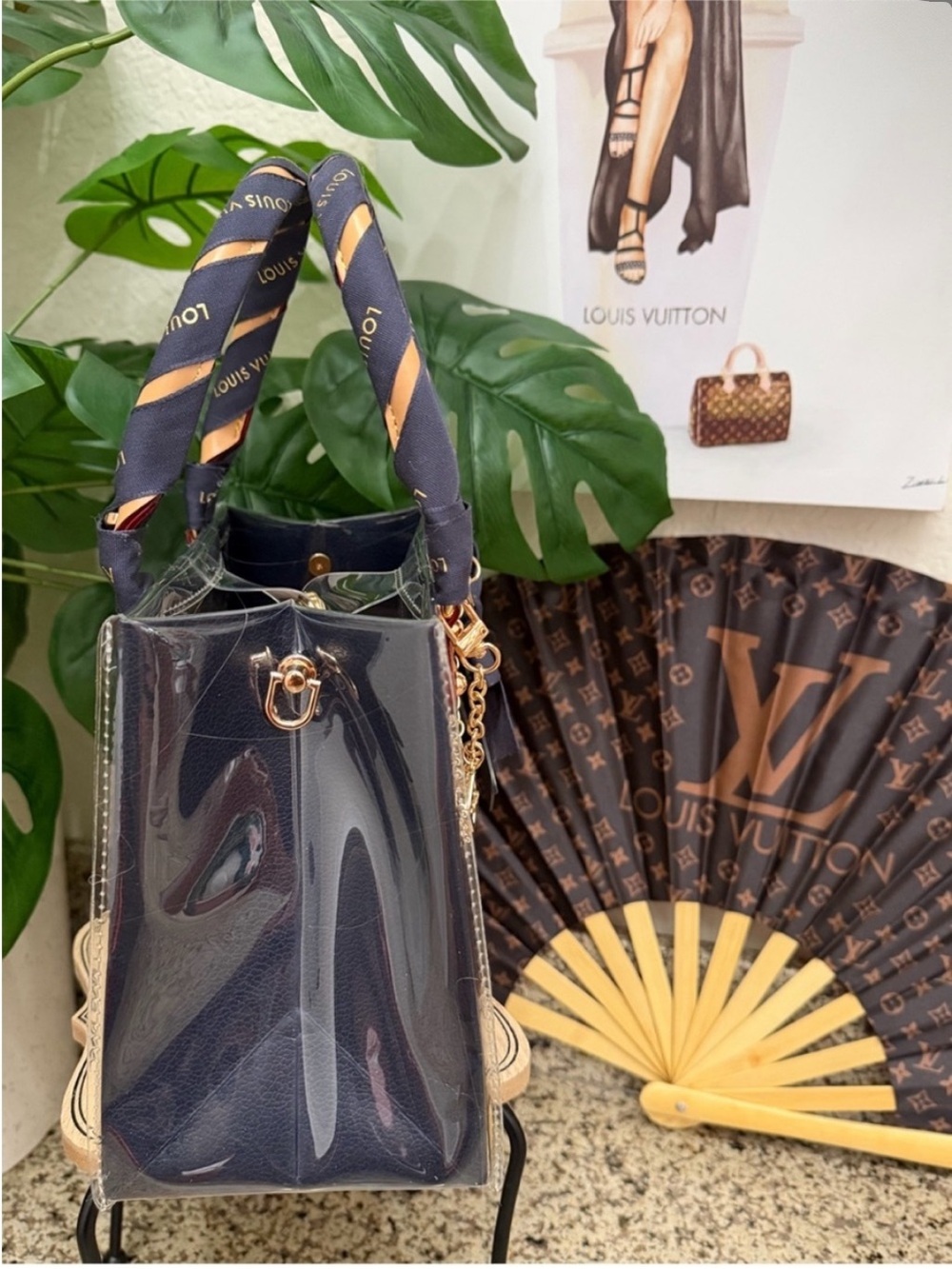 🌲🌲Louis Vuitton Holiday Gift Bag Tote🌲🌲 - Picture 6 of 8